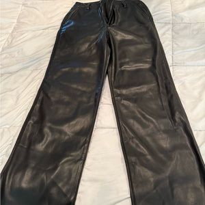 Gap size 2 faux leather wide leg trouser. Will fit 2/4